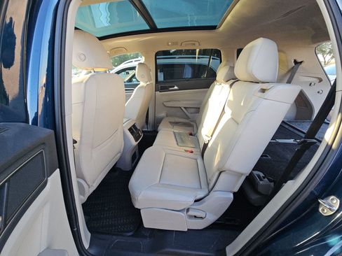 Used 2018 Volkswagen Atlas SEL AWD/4WD image 16