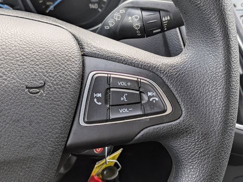 Used 2017 Ford Focus SEL FWD image 46