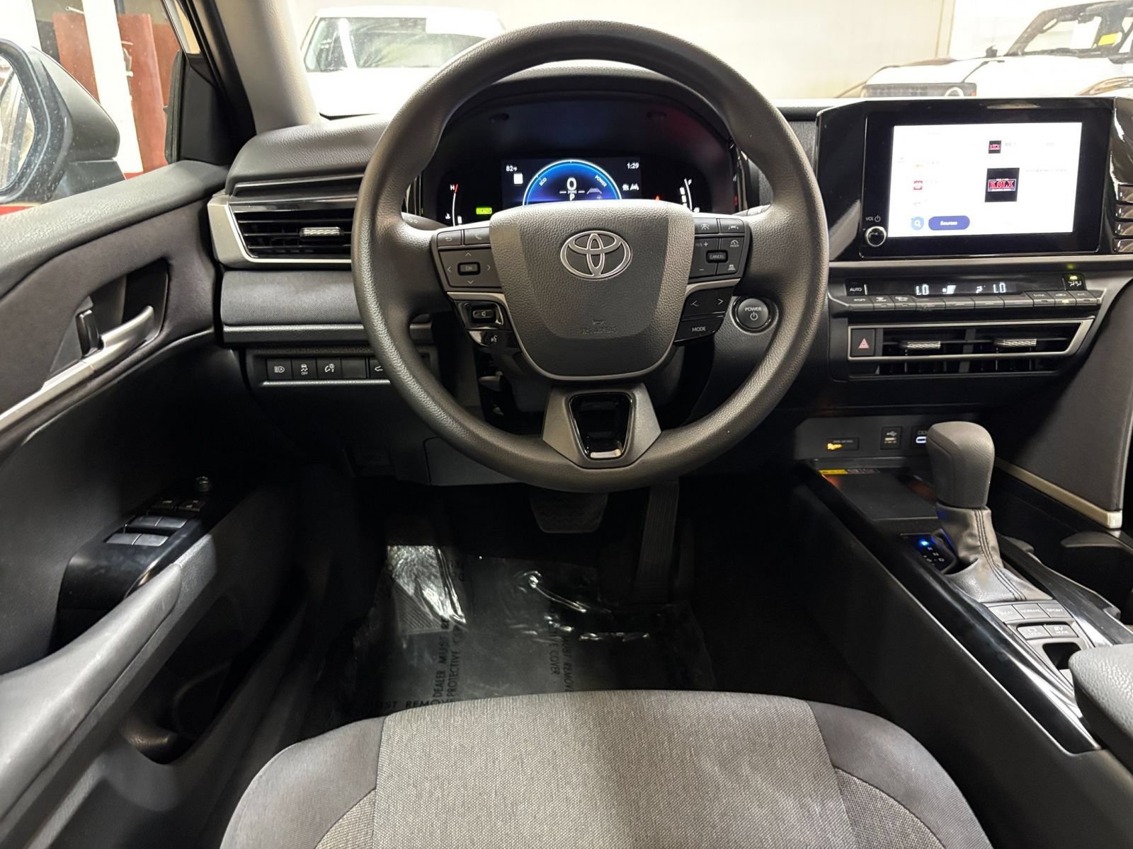 Used 2026 Toyota Camry LE FWD image 32