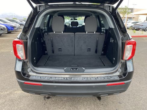 Used 2024 Ford Explorer XLT RWD image 15