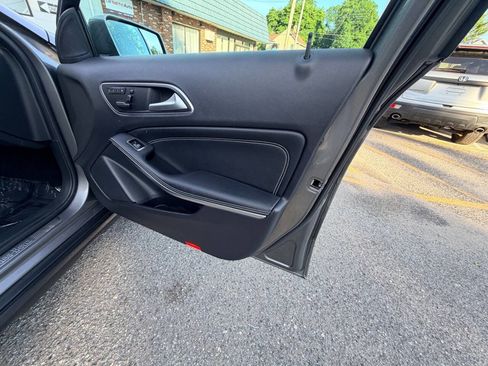 Used 2017 Mercedes-Benz GLA 250 4MATIC image 70