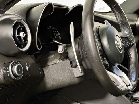Used 2022 Alfa Romeo Giulia Veloce image 19