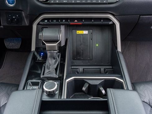 Used 2024 Toyota Tundra Limited image 26