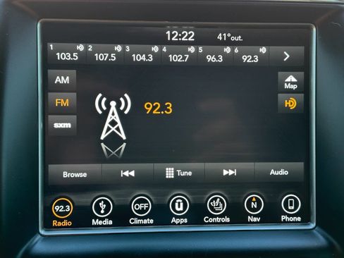 Used 2018 Jeep Grand Cherokee Limited image 39