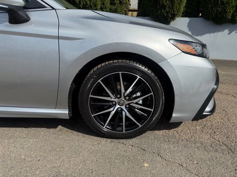 Used 2023 Toyota Camry SE FWD image 9
