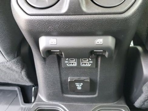 New 2025 Jeep Gladiator Sport image 10