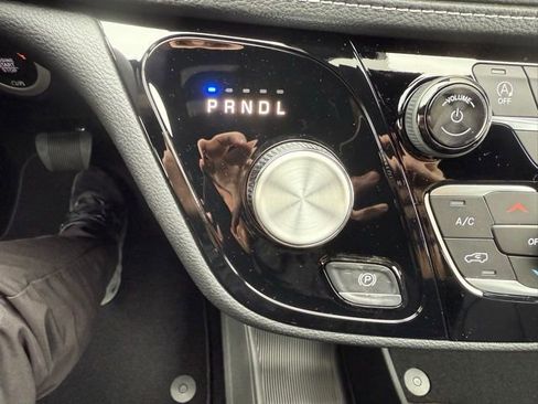 New 2026 Chrysler Pacifica Select w/ S Appearance Package image 19