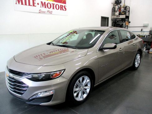 Used 2024 Chevrolet Malibu LT image 3