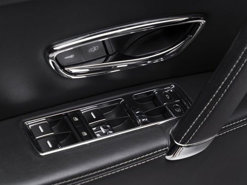 Used 2014 Bentley Flying Spur W12 image 18