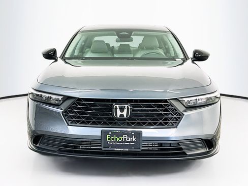 Used 2025 Honda Accord SE image 2