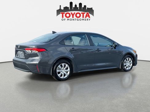 Used 2025 Toyota Corolla LE image 4