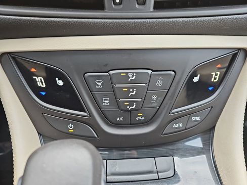 Used 2017 Buick Envision Essence image 26