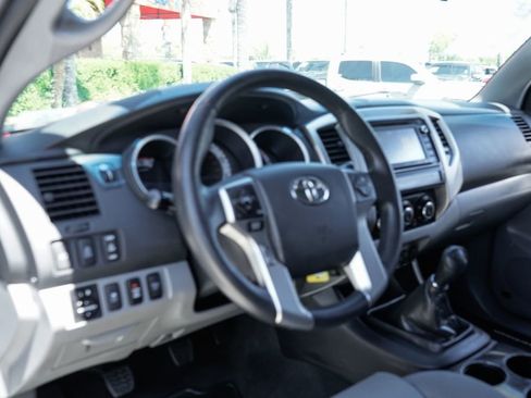 Used 2015 Toyota Tacoma 4x4 Double Cab w/ TRD Off-Road Package image 19
