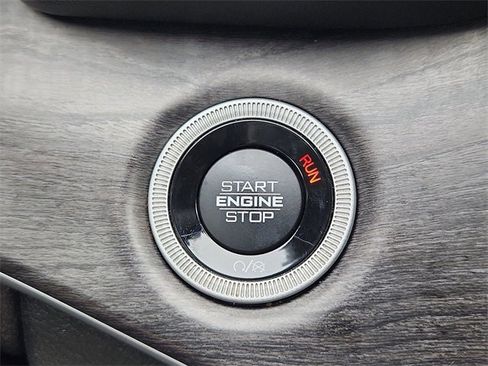 Used 2021 Jeep Grand Cherokee L Limited image 17