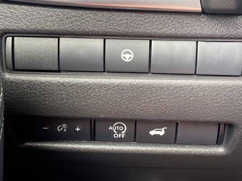 Certified 2025 Nissan Rogue SV AWD/4WD image 14