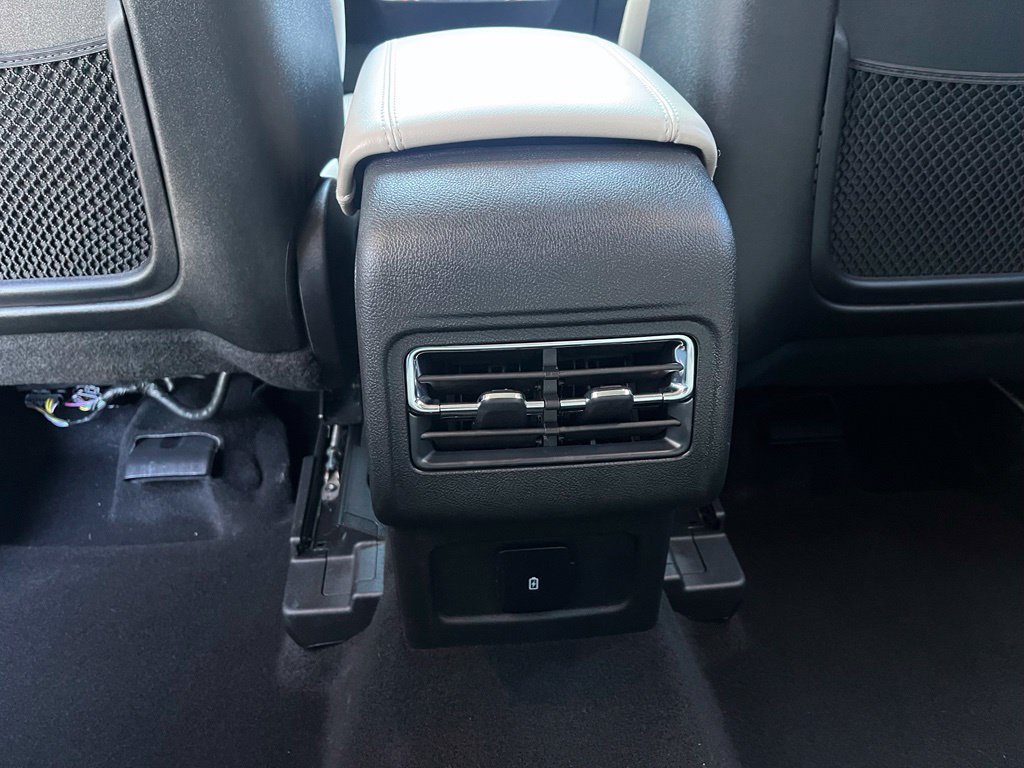 Used 2025 Lincoln Corsair AWD image 15