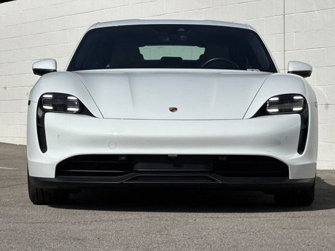 Used 2022 Porsche Taycan image 11