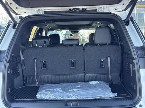 New 2026 GMC Acadia Elevation w/ Elevation Premium Package FWD image 13