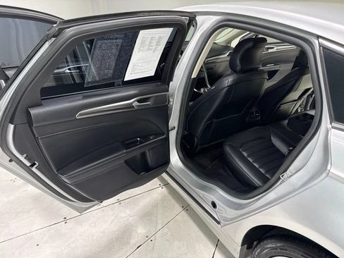 Used 2019 Ford Fusion SEL FWD image 21