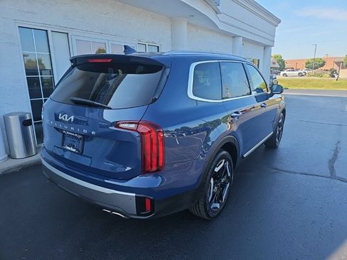 Used 2025 Kia Telluride S FWD image 4