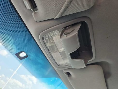Used 2010 Honda Odyssey LX image 12