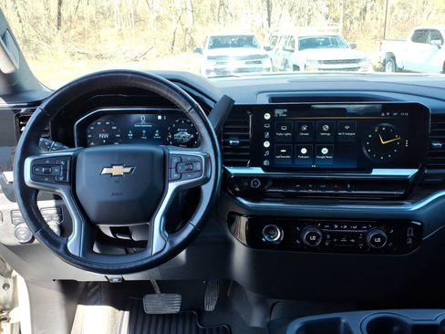 Used 2022 Chevrolet Silverado 1500 LT image 8