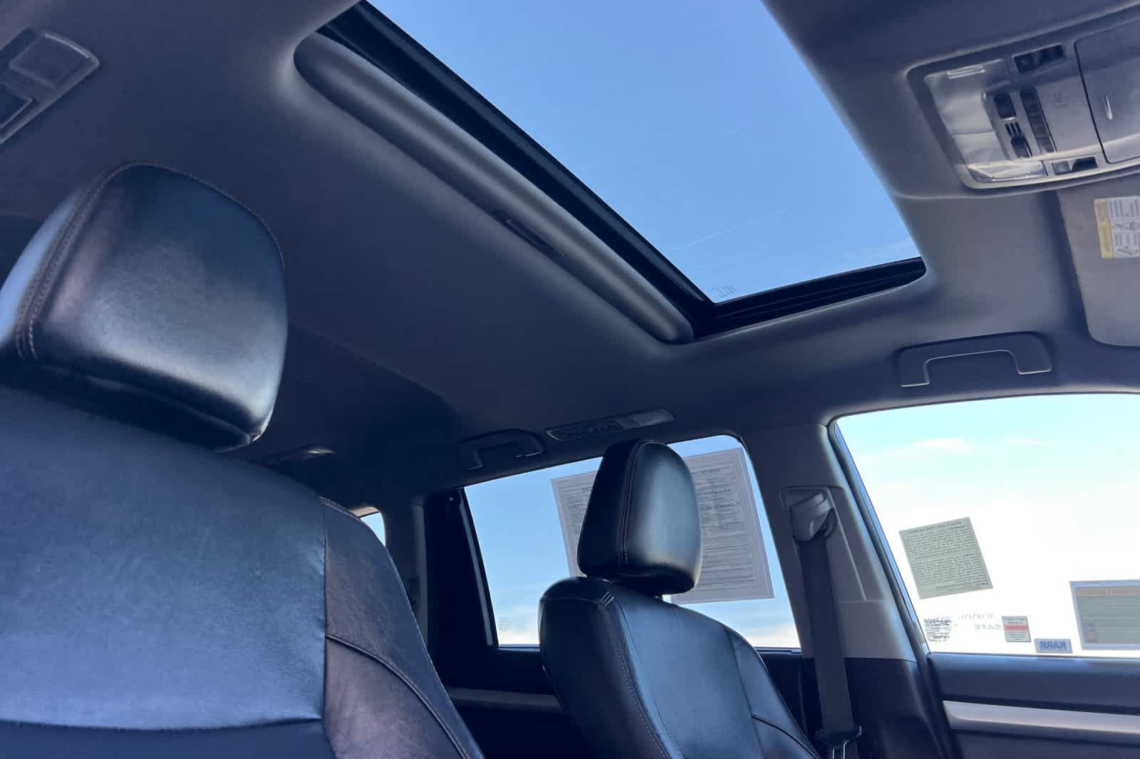 Used 2018 Toyota Highlander XLE FWD image 19