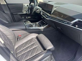 Used 2023 BMW X7 xDrive40i w/ Premium Package AWD/4WD video 2