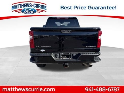 Used 2023 Chevrolet Silverado 2500 Custom w/ Custom Value Package image 5