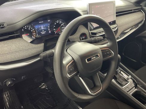 Used 2024 Jeep Compass Sport image 11