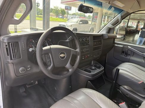 Used 2017 Chevrolet Express 2500 RWD image 11