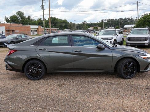 New 2026 Hyundai Elantra SEL Sport Premium FWD image 24