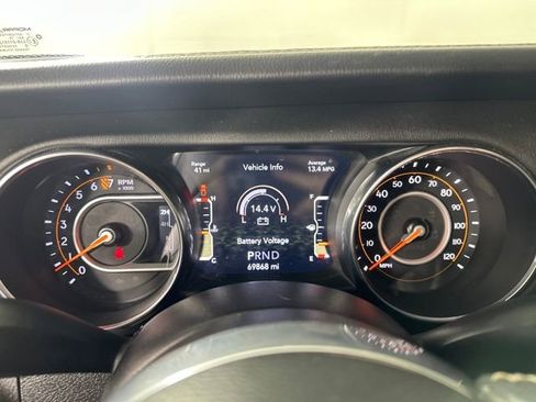 Used 2020 Jeep Gladiator Overland image 17