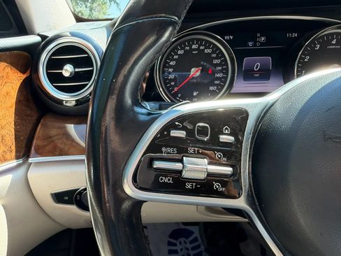 Used 2019 Mercedes-Benz E 300 4MATIC w/ Premium 1 Package image 22