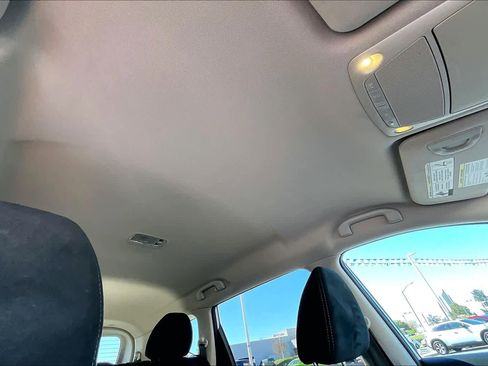 Used 2016 Nissan Rogue SV w/ SV Premium Package image 13