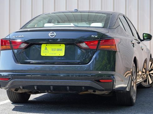Used 2022 Nissan Altima 2.5 SV FWD image 4