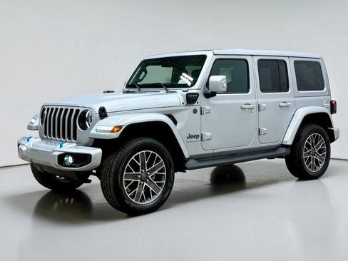Used 2023 Jeep Wrangler Unlimited Sahara AWD/4WD image 10