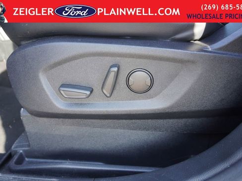 Used 2024 Ford Edge SEL image 17