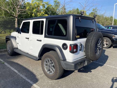 Used 2024 Jeep Wrangler Unlimited Sport AWD/4WD image 6