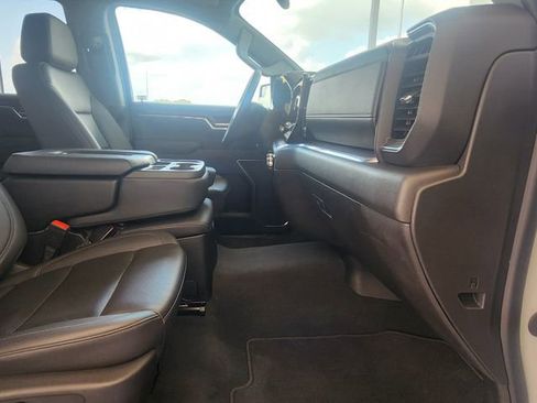 Used 2025 GMC Sierra 1500 SLT AWD/4WD image 25