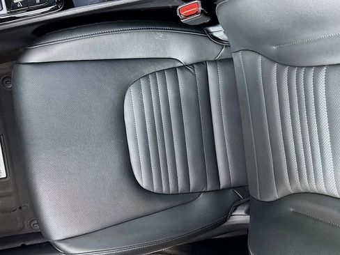 Used 2025 Kia Sportage SX image 20