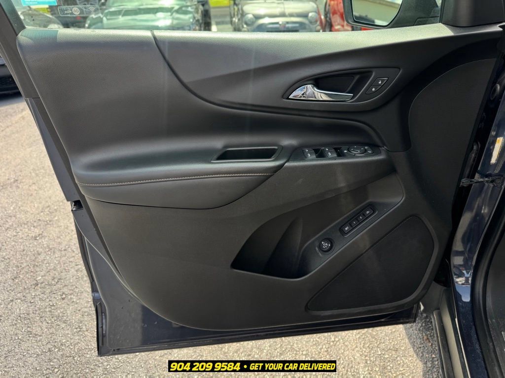 Used 2018 Chevrolet Equinox Premier FWD image 16