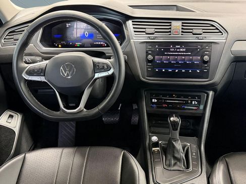 Used 2024 Volkswagen Tiguan SE FWD image 26