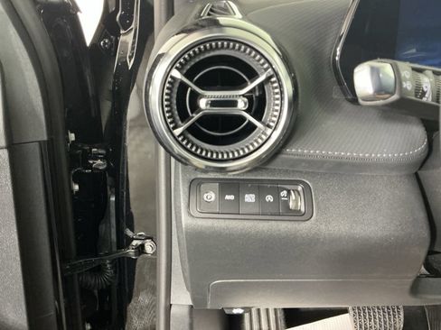 New 2027 Chevrolet Equinox LT AWD/4WD image 10