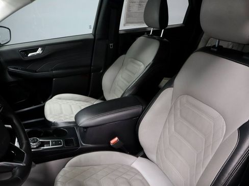 Certified 2023 Ford Escape SE w/ PHEV Premium Package image 26