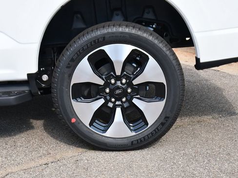 New 2025 Ford F150 Lightning Platinum AWD/4WD image 22