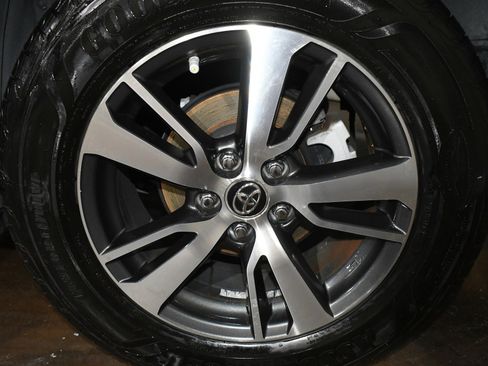 Used 2018 Toyota RAV4 XLE image 68