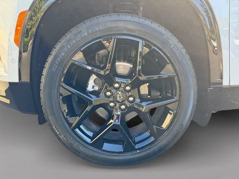 Used 2026 Chevrolet Traverse RS w/ LPO, Floor Liner Package AWD/4WD image 9
