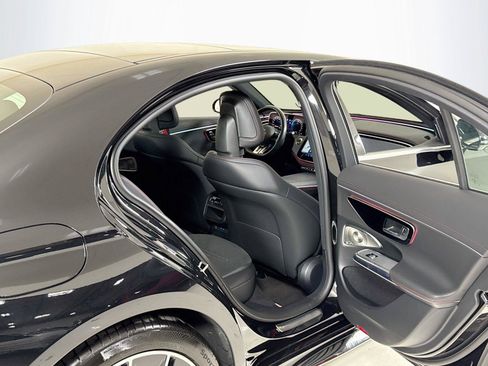 Used 2025 Mercedes-Benz E 53 AMG e 4MATIC Sedan image 29