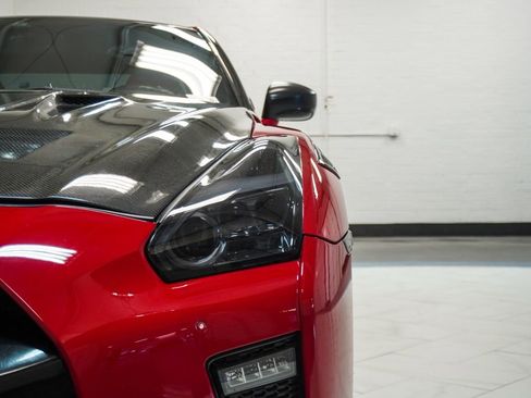 Used 2017 Nissan GT-R Premium AWD/4WD image 15